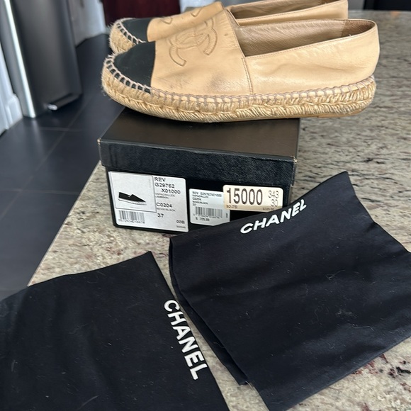 Beige Black Chanel shoes - Picture 7 of 9